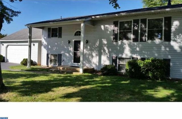 1st image of 206 Scottfield Dr