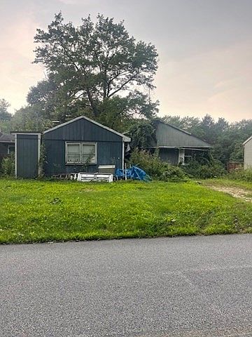 2nd image of 136 Podunk Rd