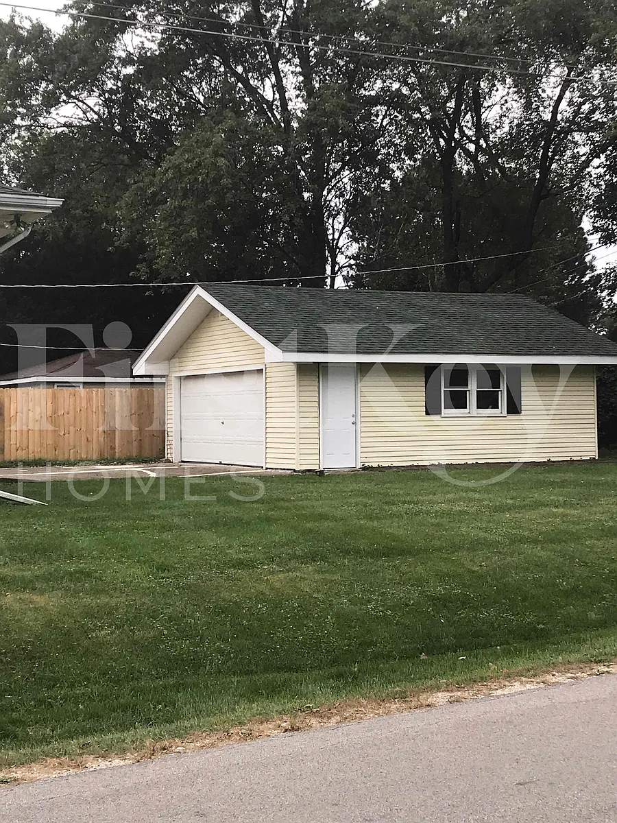 Building Photo - ON132 Cottonwood Dr