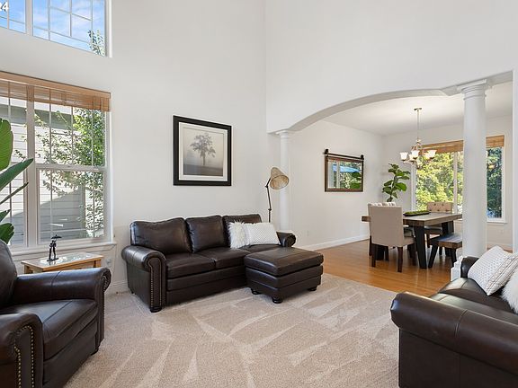 4th image of 2306 NE 158th St