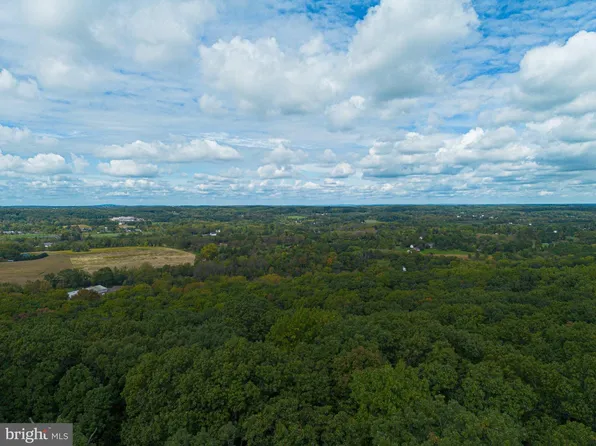 Mountain Top Rd W, New Hope, PA 18938