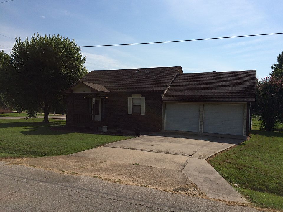 1st image of 110 Hampton Ct.