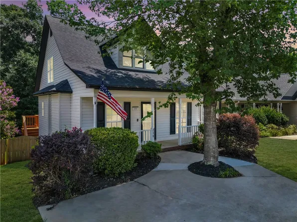 230 Cool Water Ct, Boiling Springs, SC 29316