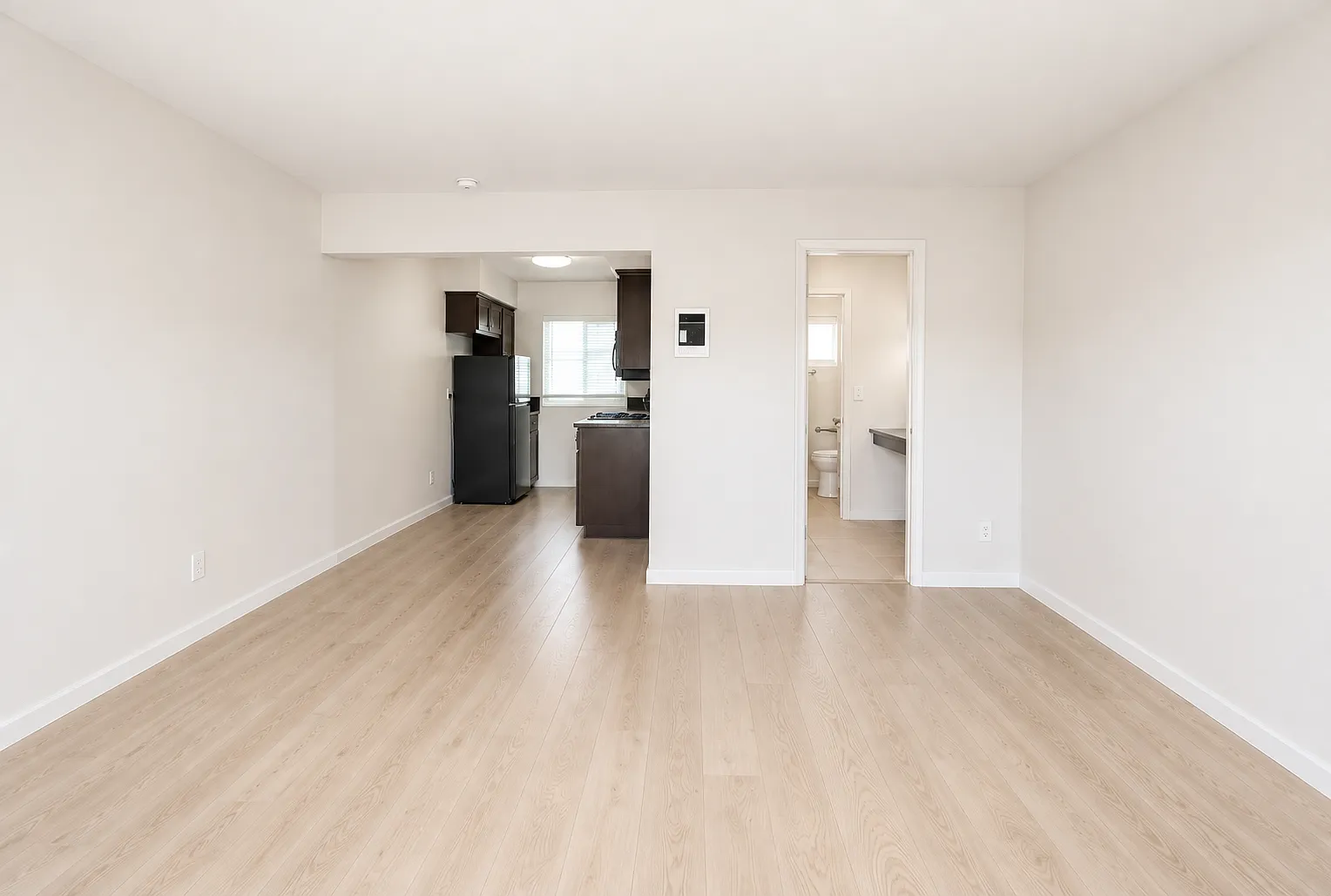 Studio, 475 sqft, $1,640 — Photo 2