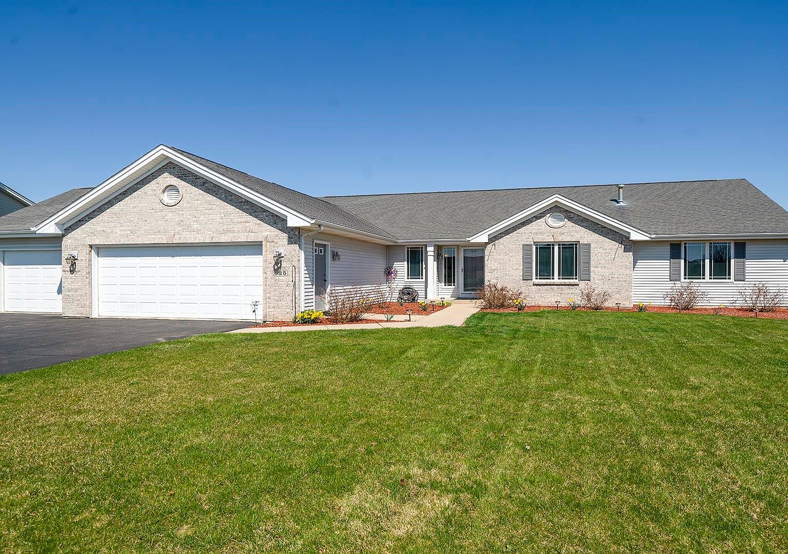 525 Westfield Dr, Stillman Valley, IL 61084 Zillow