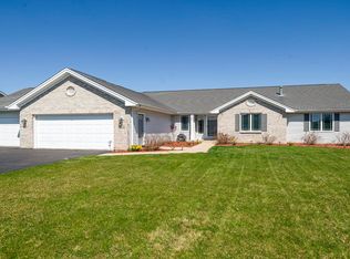 525 Westfield Dr, Stillman Valley, IL 61084