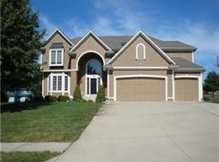 608 NE Sundance Trl, Lees Summit, MO 64086