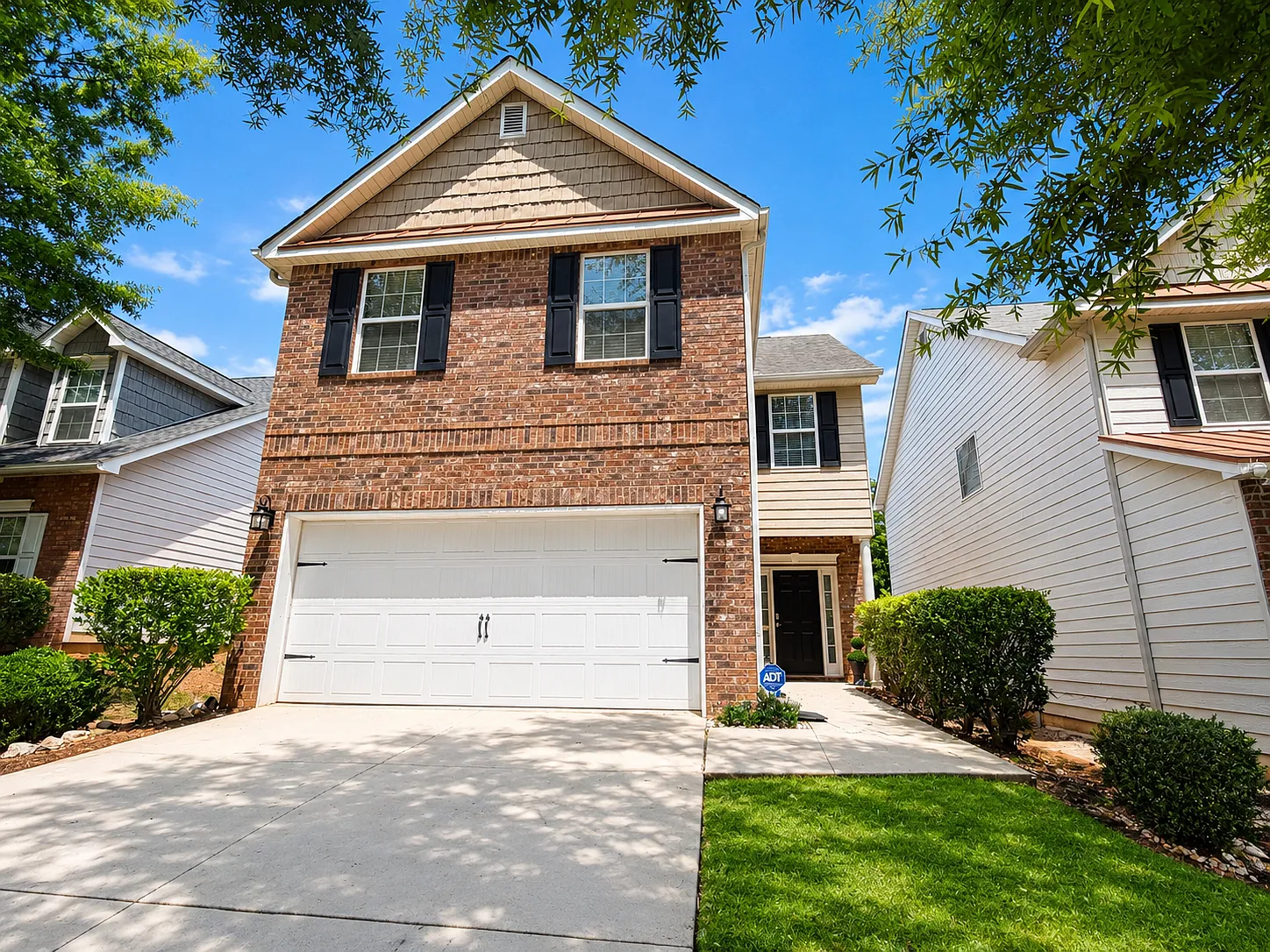 3 bed, 2.5 bath, 1916 sqft, $2,250 — Photo 2