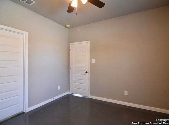 2nd image of 913 E Seideman St #913
