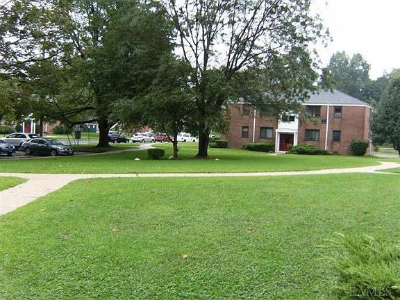 3rd image of 23 Lawrence Dr