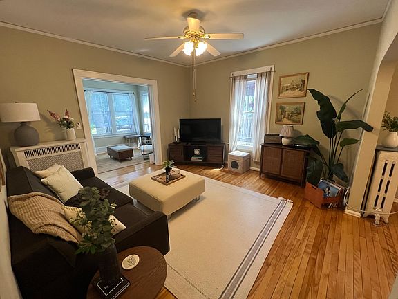 5th image of 2314 Girard Ave S #2
