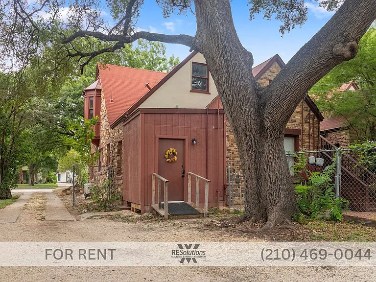 1618 W Kings Hwy #1618 — Photo 14