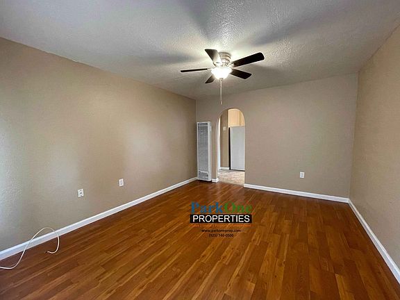 5th image of 2340-2346 Leslie Ave #2344