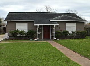 218 Charlotte Dr, Port Lavaca, TX 77979