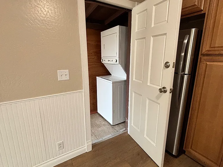 4368 Lewis Ave — Photo 4