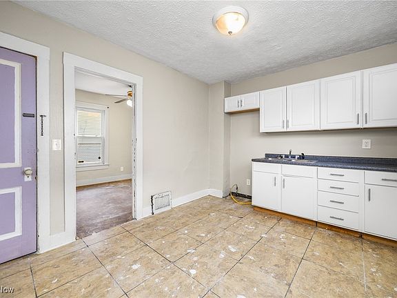 4th image of 1647 E 34th St