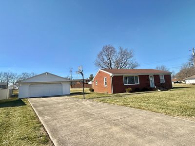 804 S Main St, Brownstown, IN, 47220