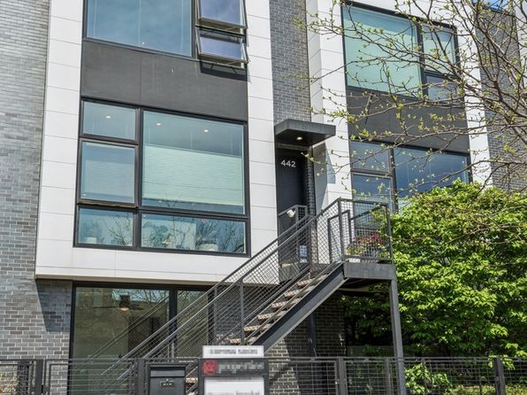442 W Oak St, Chicago, IL 60610