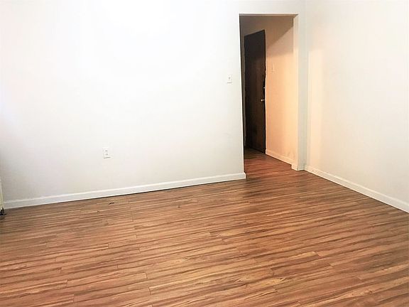 3rd image of 5542 Jackson St #5