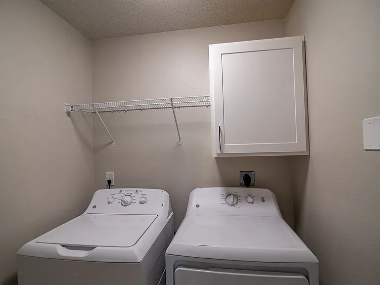 Turnpike Apartments — Photo 21