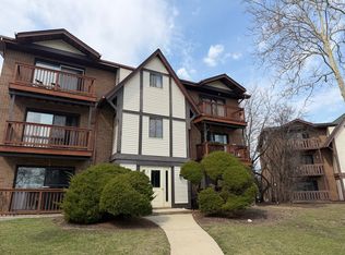 1130 Chalet Dr APT 3N, Darien, IL