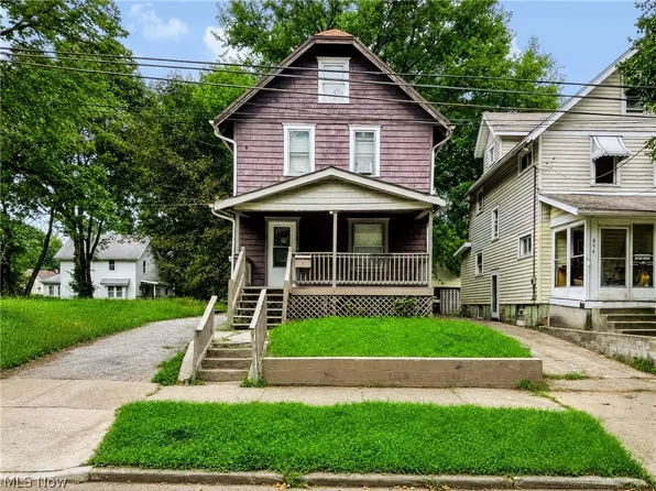 898 Haynes St, Akron, OH 44307