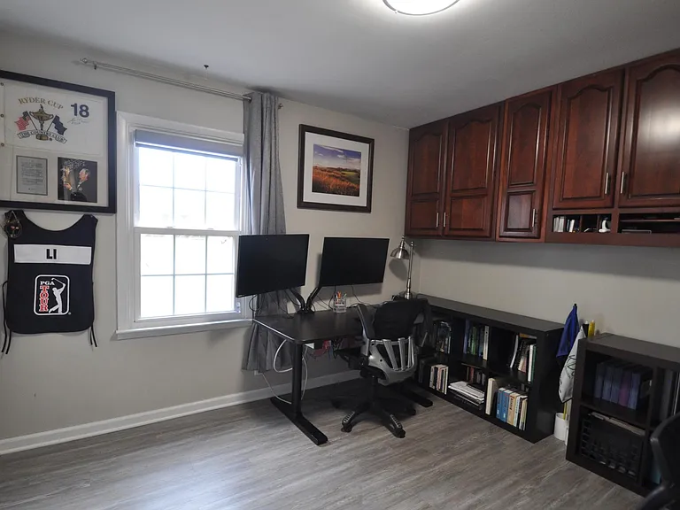101 York Dr — Photo 32