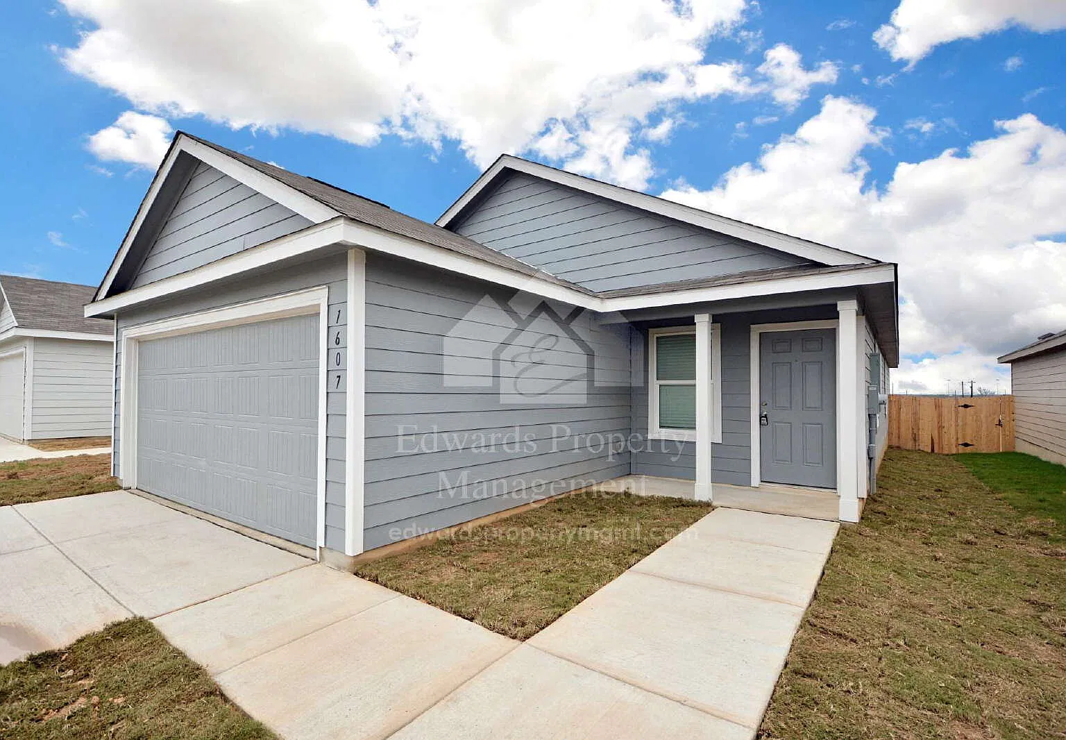 4 bed, 2.0 bath, 1627 sqft, $1,575 — Photo 2