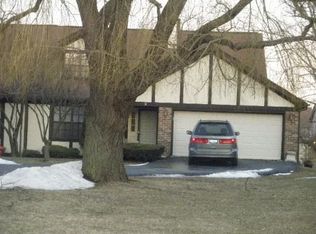 3 Willow Bridge Way, Bloomingdale, IL 60108