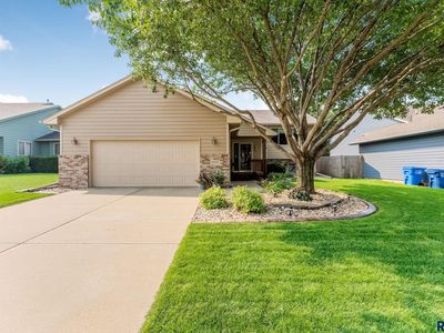 4435 E 37th St, Sioux Falls, SD, 57103