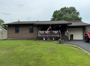206 Snowdale Dr, Syracuse, NY 13209