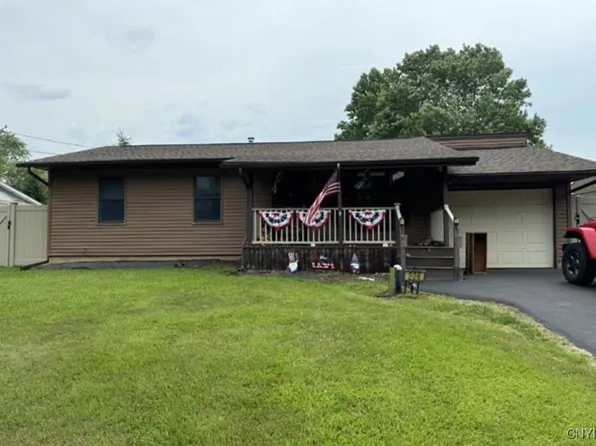 206 Snowdale Dr, Syracuse, NY 13209