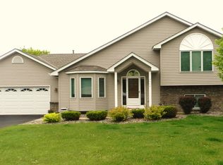 3442 Rolling Hills Dr, Eagan, MN 55121