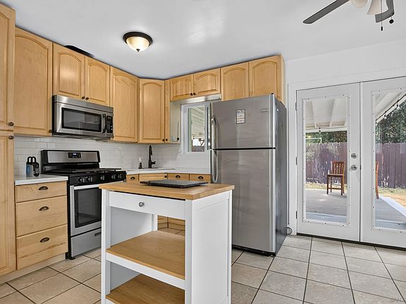 4th image of 2529 Marygold Dr