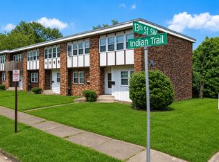 852 Indian Trl #852, Akron, OH 44314