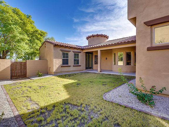 4th image of 3834 N Acacia Way