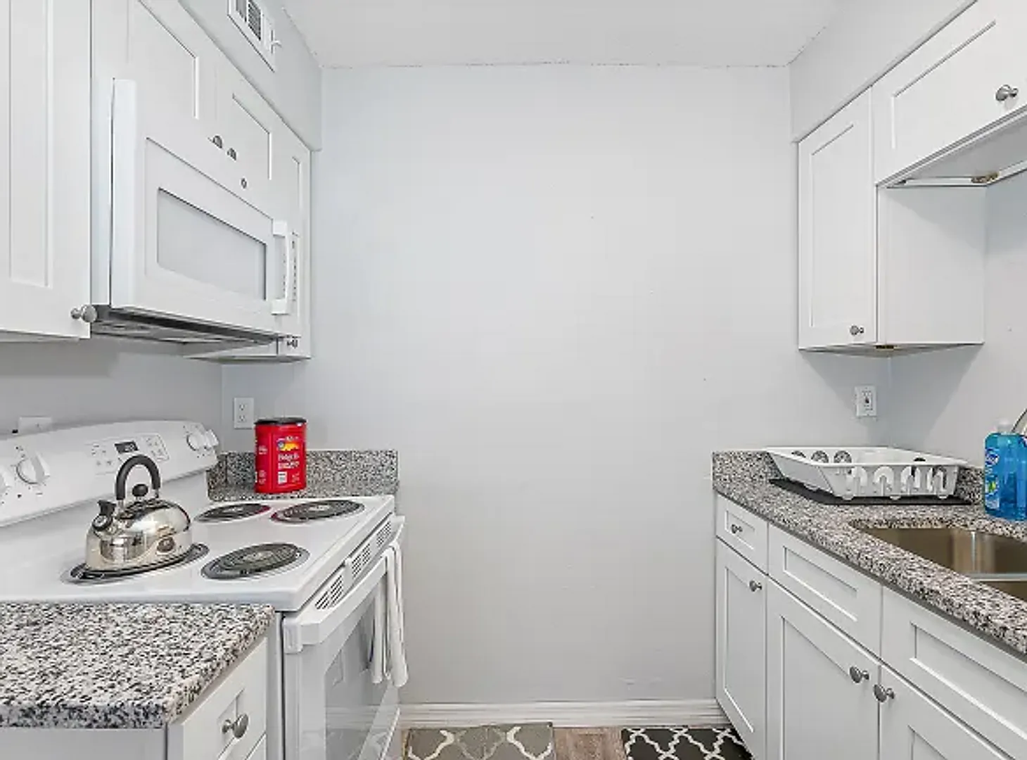University Park unit, Centrally located and pet-friendly — Photo 3