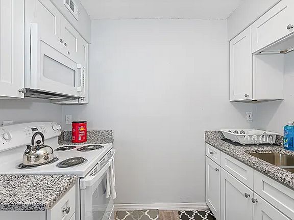 3rd image of 13106 Leisurewood Pl APT 103