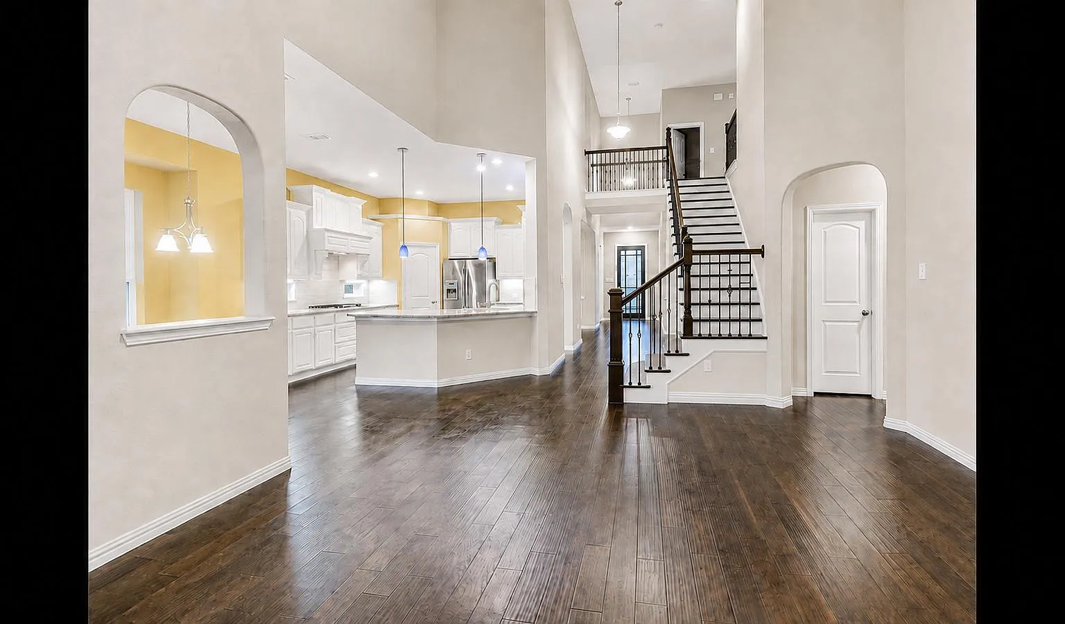4 bed, 3.5 bath, 3108 sqft, $3,699 — Photo 2