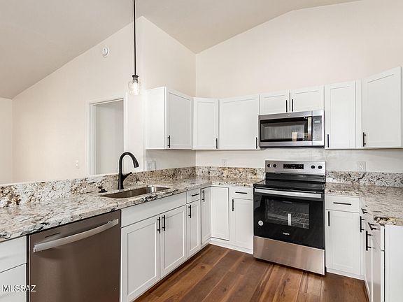 5th image of 5911 S Oaklands Dr