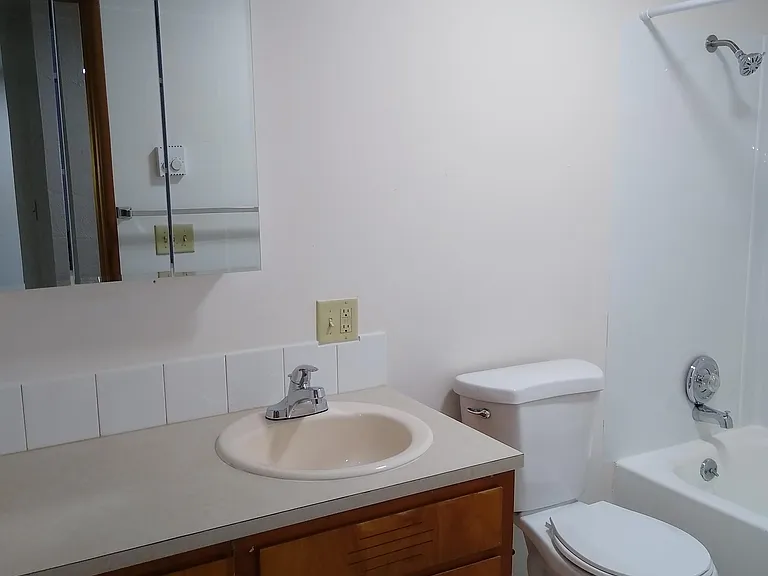 1375 W 8th Ave #10 — Photo 5