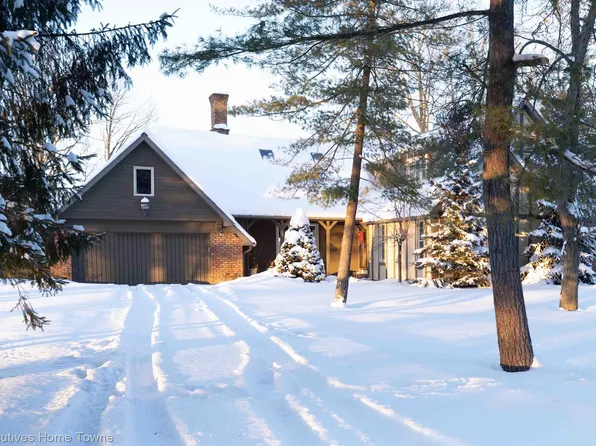 5705 Beard Rd, North Street, MI 48049