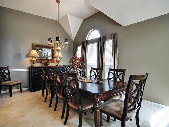 4th image of 3901 Acklin Dr