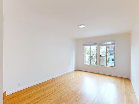 5th image of 1982 Sacramento St #102