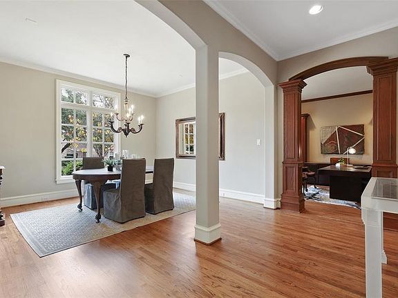 3rd image of 3133 Seneca Dr