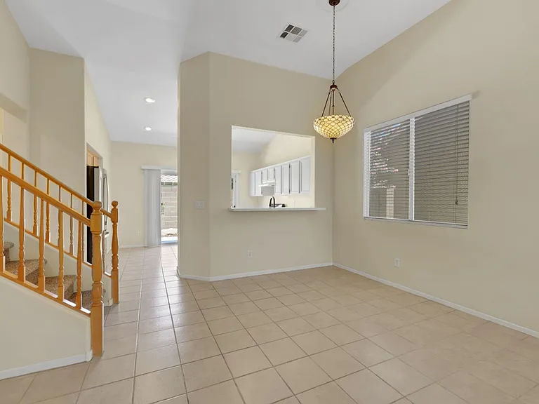 10356 Rocky Waters Ave — Photo 4