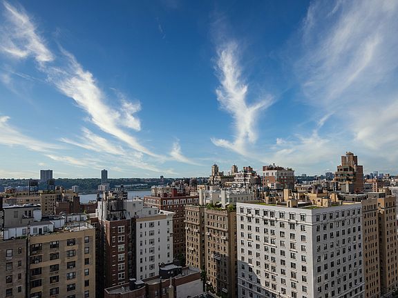5th image of 225 W 83rd St APT 20L