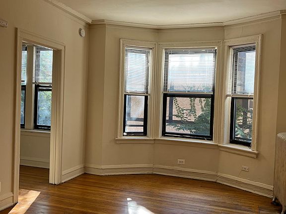 5th image of 6938 S Jeffery Blvd
