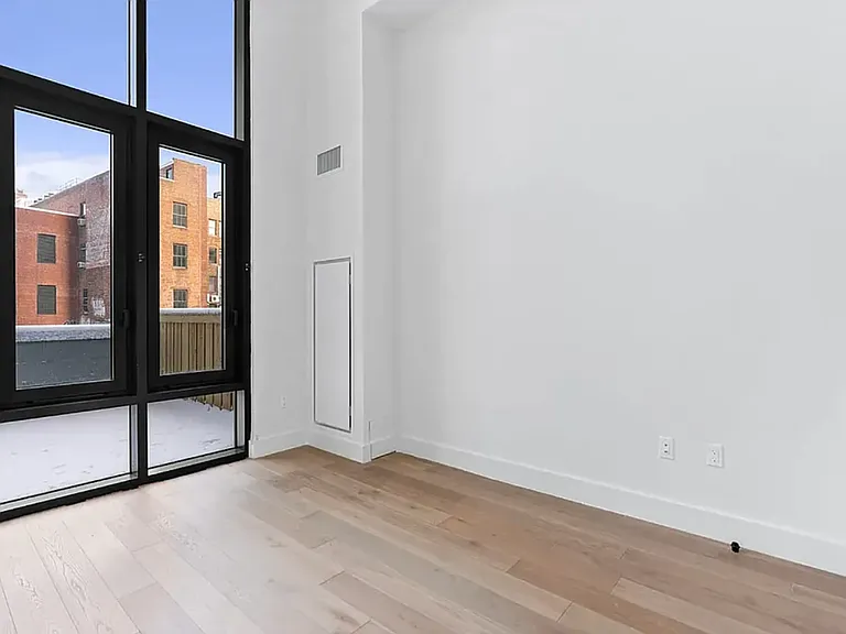 92-27 160th St #314 — Photo 9