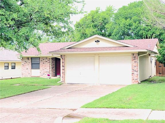 2nd image of 1006 Phillips Dr